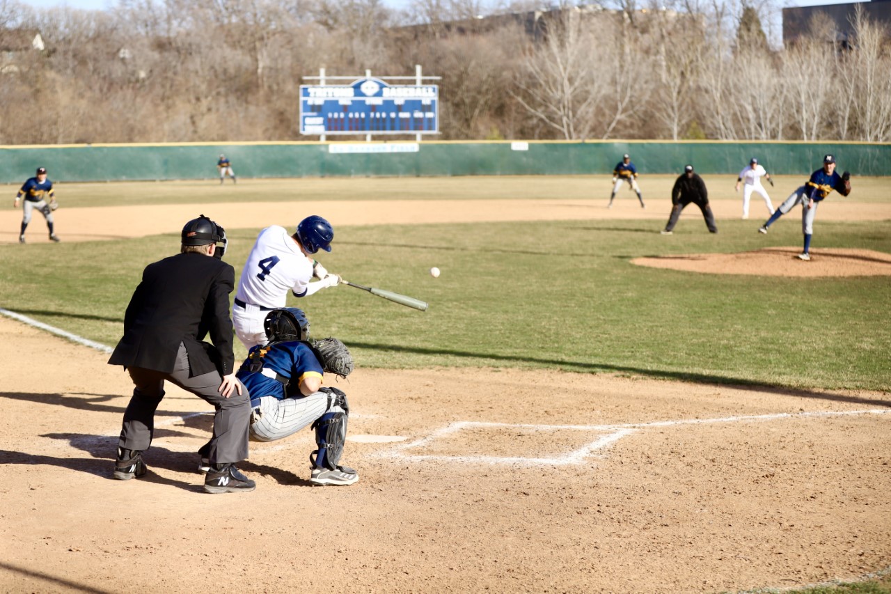 Iowa Central opens ICCAC play with sweep