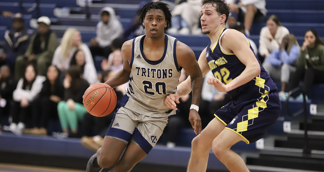 Mens basketball routs Mount Mercy in home opener 91-64
