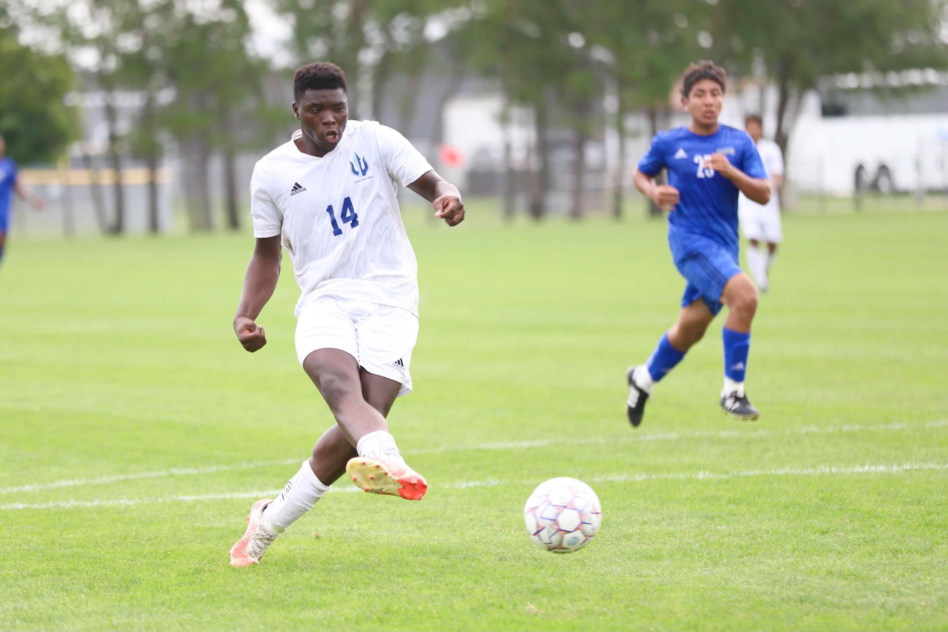 Tritons rally past Indian Hills on the pitch