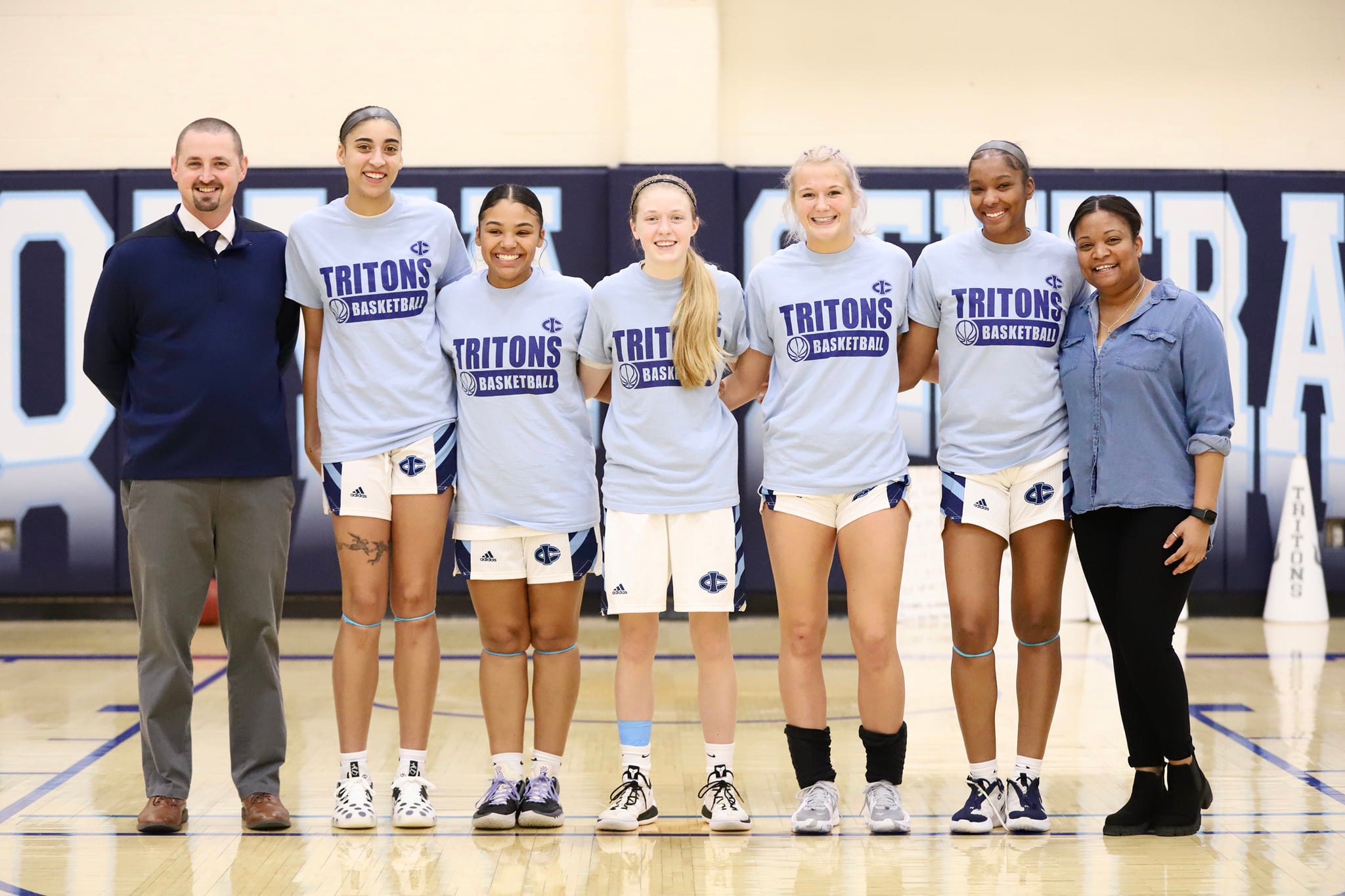 Tritons honor sophomores, pick up win