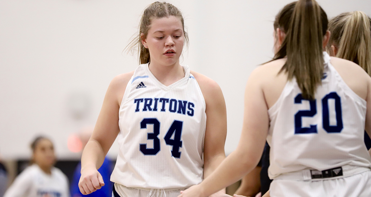 Freshman Lainey Maehl Led the Tritons with 14 points saturday. 