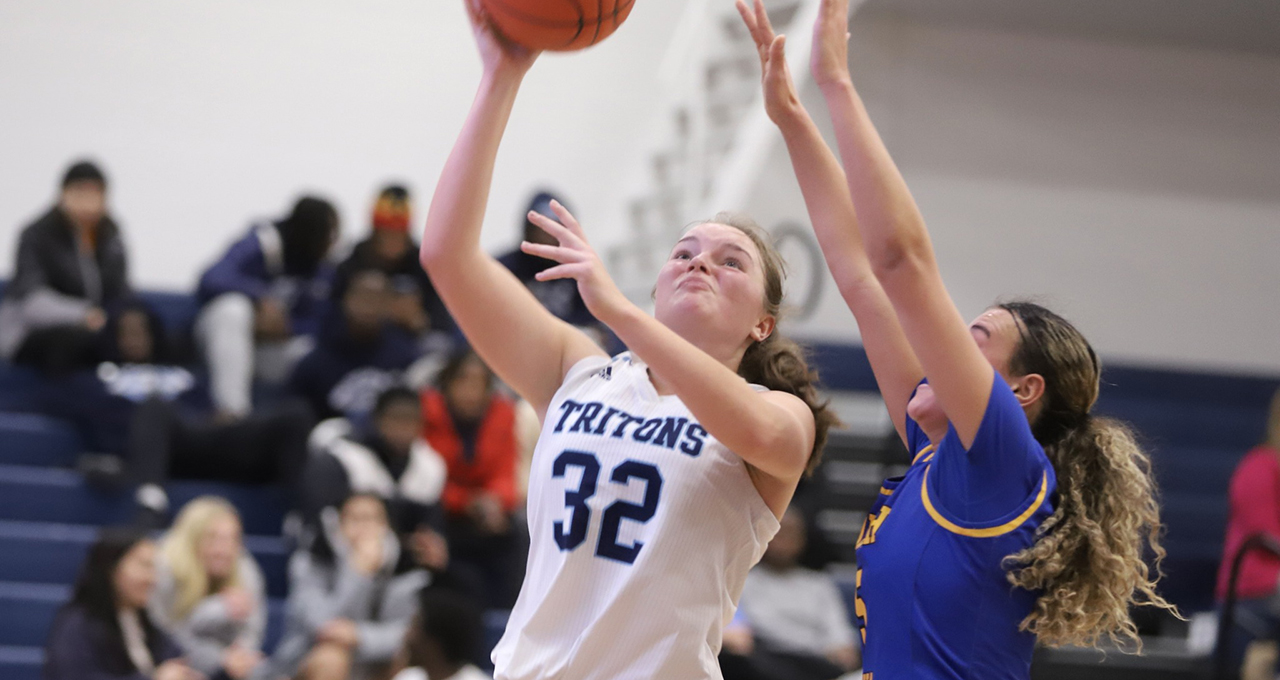 Mid Danielson had a season best 16 points to lead the Tritons vs. Iowa Western