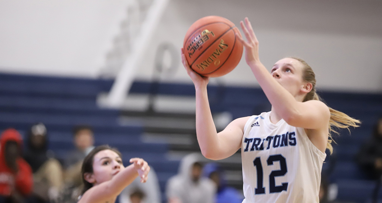 Kaitlyn Tendall led the Tritons with 15 points vs. Marshall town 