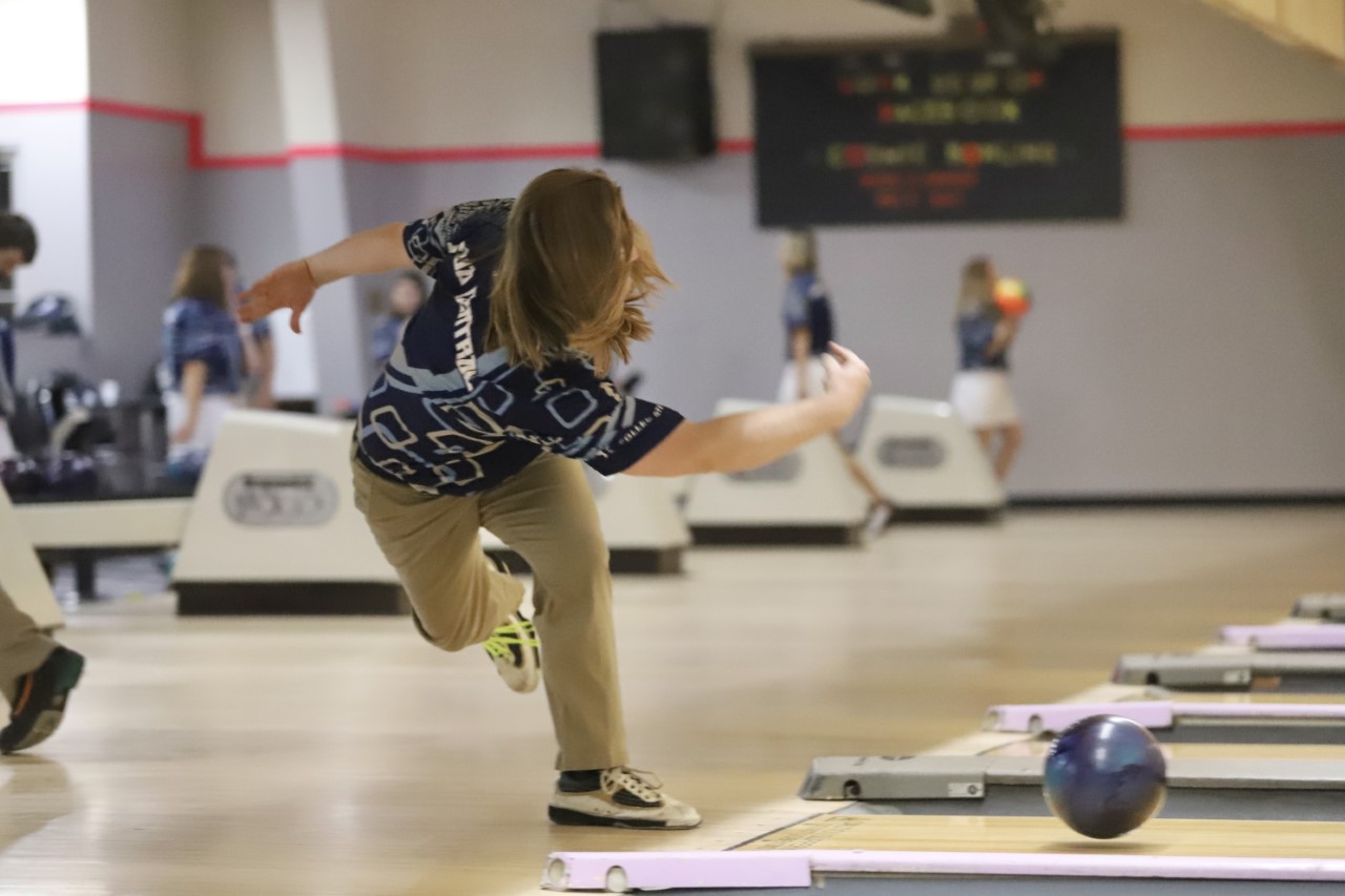 Tritons compete on the lanes