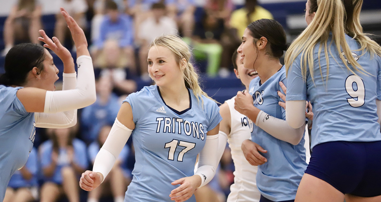 Volleyball advances at Nationals following 2 more wins 