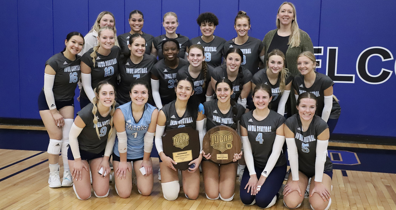 Volleyball won their 4th straight regional championship and earned nationals bid.